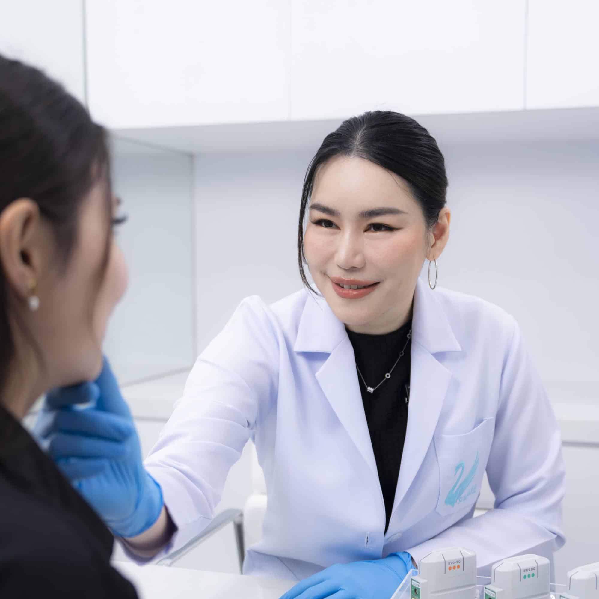 Should I get Profhilo Treatment โดย Dr.Usa Tantrakul