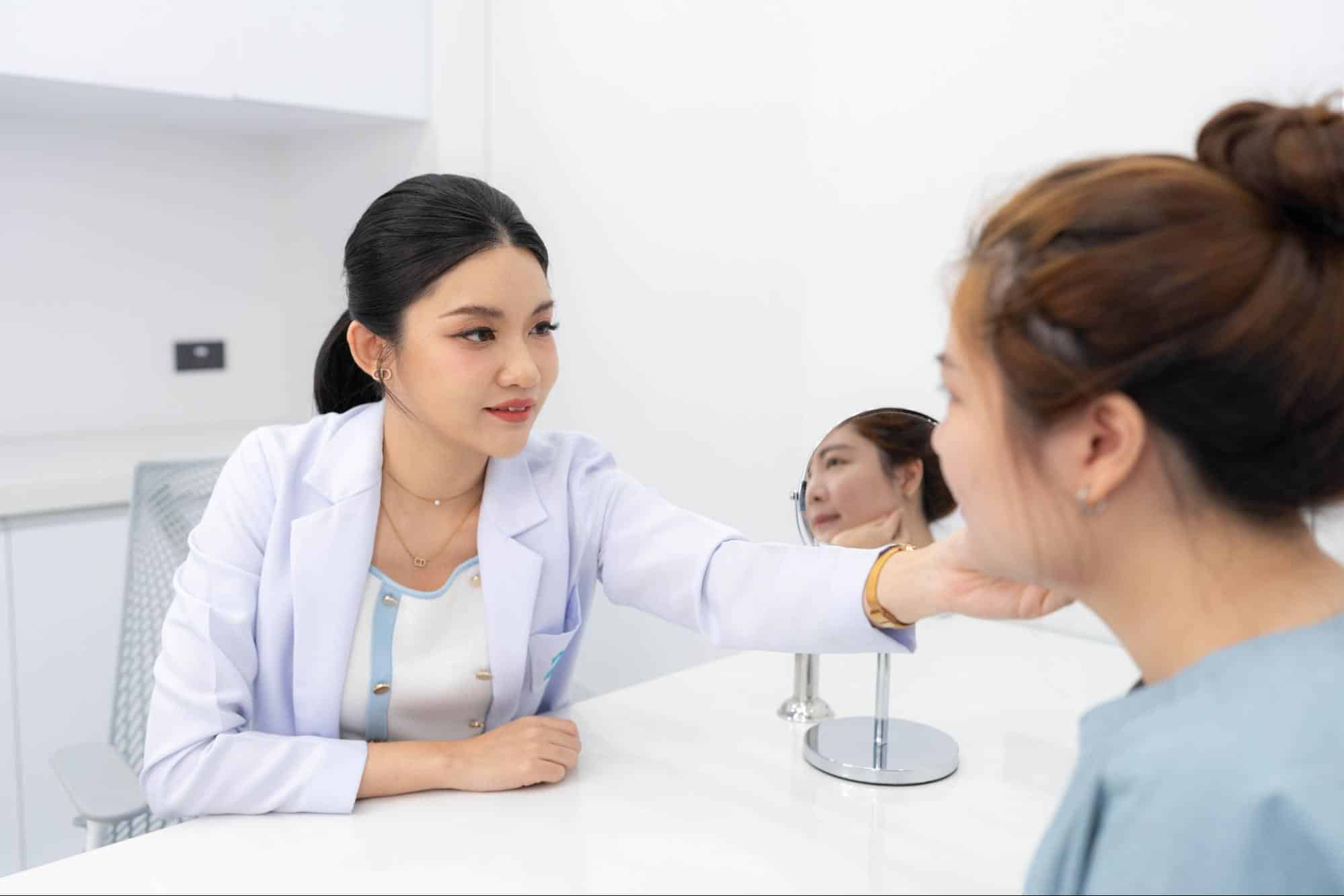 Consult V Square Clinic before Volnewmer By Dr.Wanyarat Sajjasakulchai